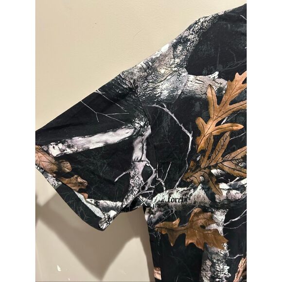 DARC SPORTS WOLVES TEE - Picture 4 of 10